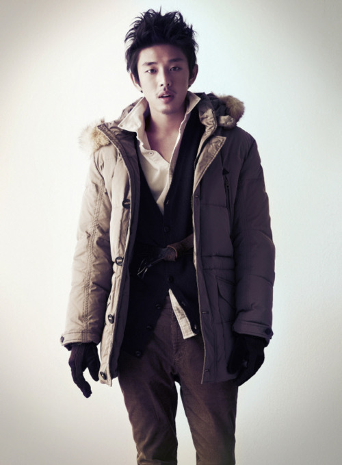 my new favorite hottie yoo ah-in just tweeted about his reflections ...
