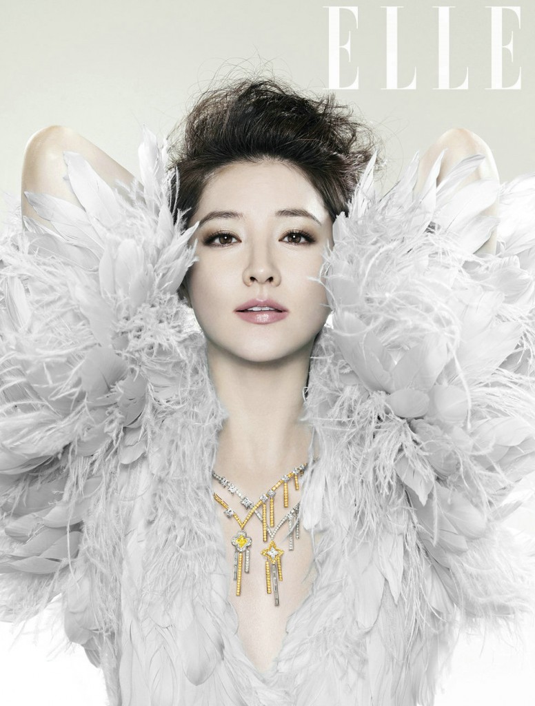 Lee Young-ae is Queenly for Elle Korea – Seoulbeats