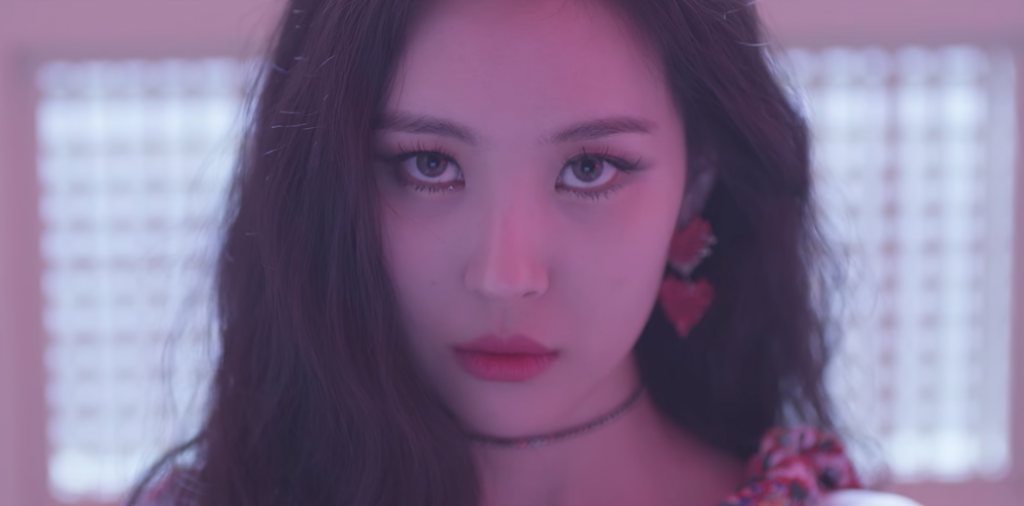 Sunmi Brings Stylish Irreverence For “gashina” – Seoulbeats