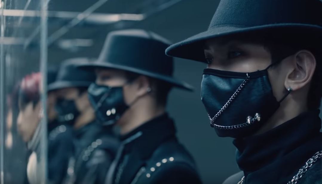 Ateez nero black. Группа ATEEZ. ATEEZ halazia. ATEEZ Сан hala hala. ATEEZ фансайн.