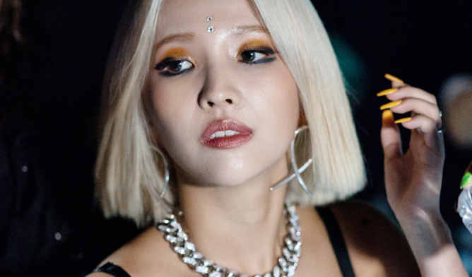 Ethnic Dot: A Discussion on Bindis in K-pop – Seoulbeats