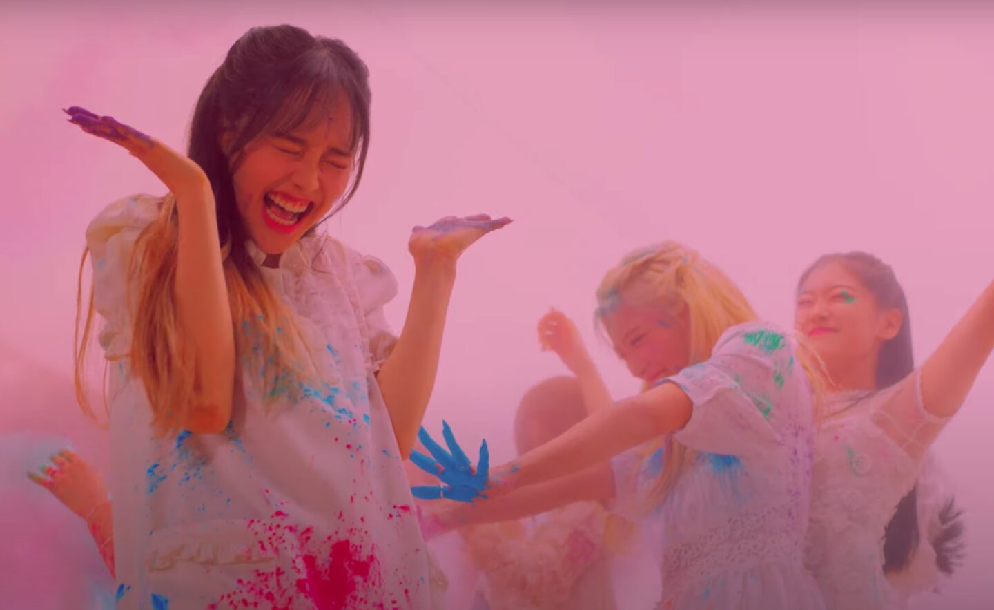 Loona’s “Why Not?” is a Clumsy Mash-up of Signature Aesthetics – Seoulbeats